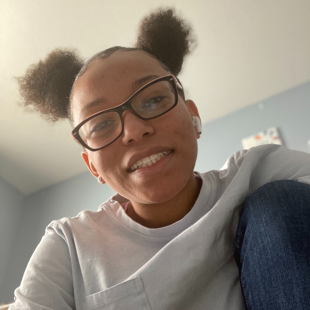 Meet your Posher, Amara